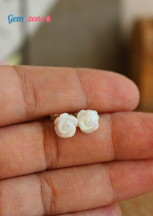עגילי כסף צמודים בצורת פרח שושנה רוז אופל לבן - Gemazone Jewelry הבית שלך לתכשיטים עדינים