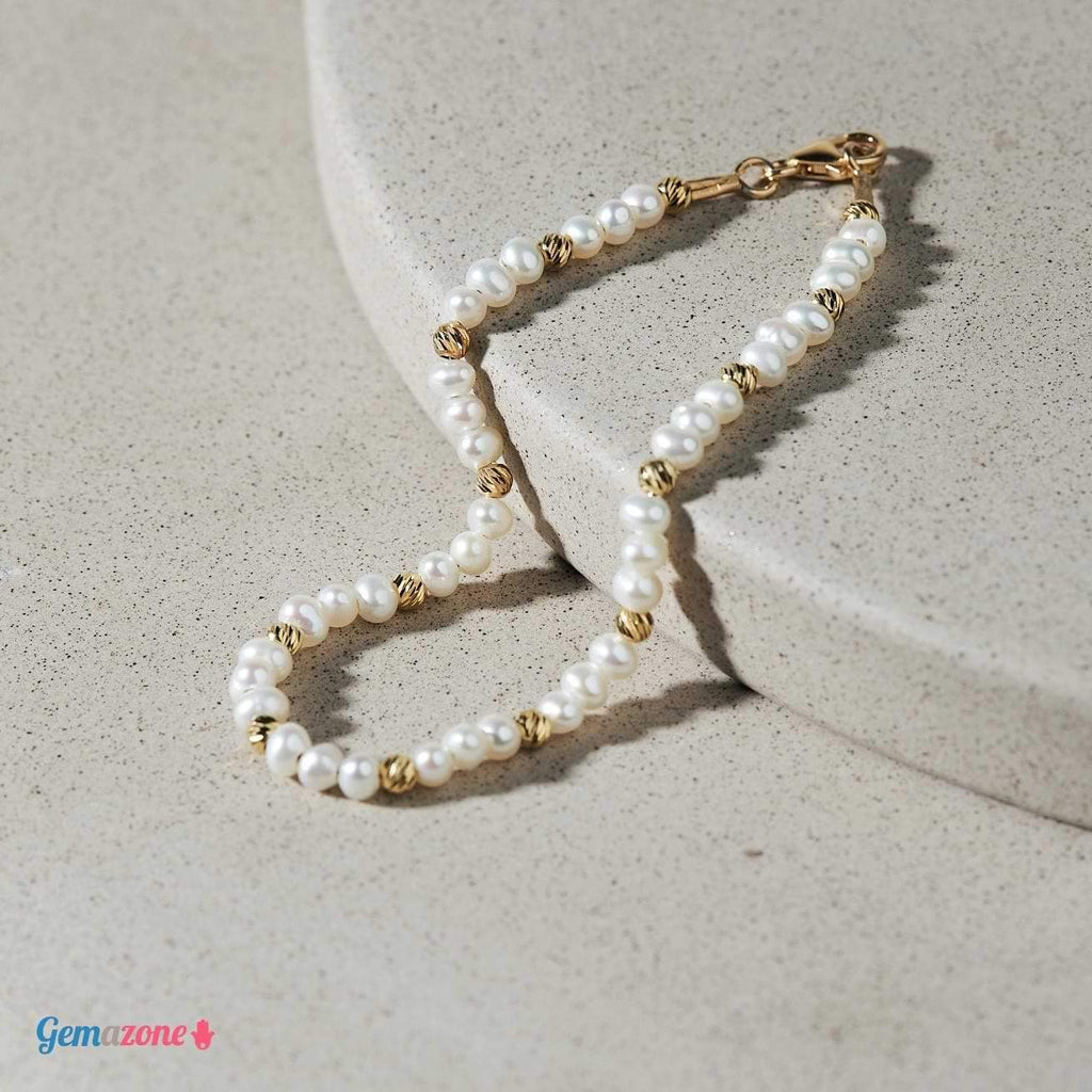 צמיד פנינים טבעיות עם חרוזים ציפוי זהב - Gemazone ג'מזון תכשיטים עדינים עם אבני חן
