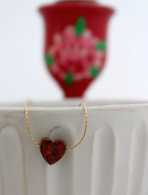 שרשרת גולדפילד עם תליון לב בצבע אופל אדום - Gemazone Jewelry הבית שלך לתכשיטים עדינים