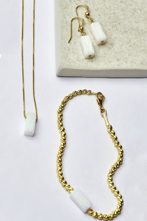 שרשרת גולדפילד עם תליון מלבני בצורת תיבה אופל לבן - Gemazone Jewelry הבית שלך לתכשיטים עדינים